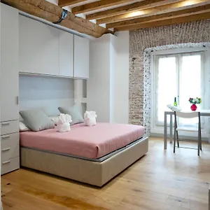 Apartment Milano Suite Home, Milan